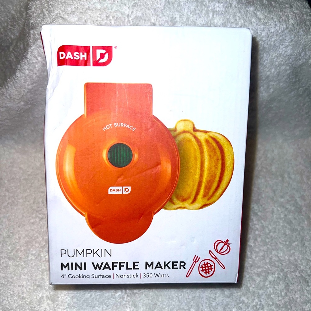 Dash Pumpkin Waffle Maker 🎃